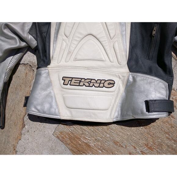 Teknic Violator Motorcycle Jacket Sz M / L Leather Silver Black White Sliders - Picture 14 of 16